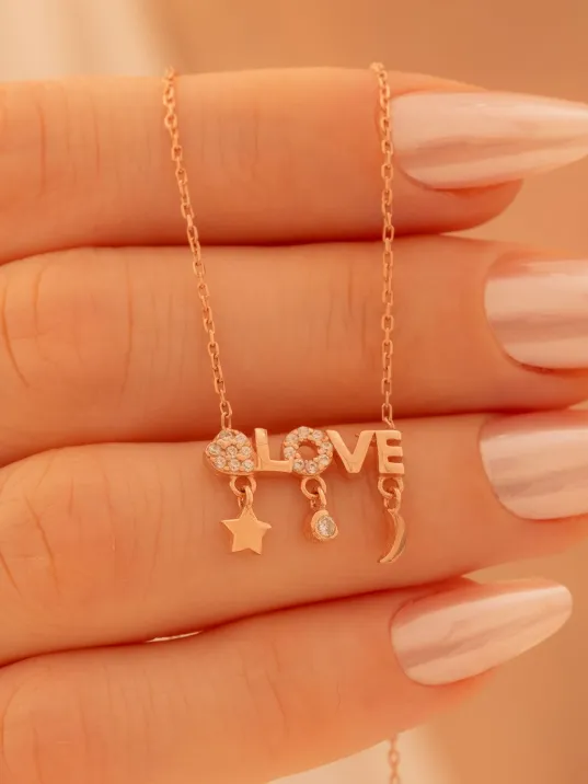 Kadın Gümüş Kolye - Sevgililer Günü - Hediye - Rose Kaplama Love Yazılı Kalp Motifli Kadın Kolye Kadın Gümüş Kolye - Sevgililer Günü - Hediye - Rose Kaplama Love Yazılı Kalp Motifli Kadın Kolye