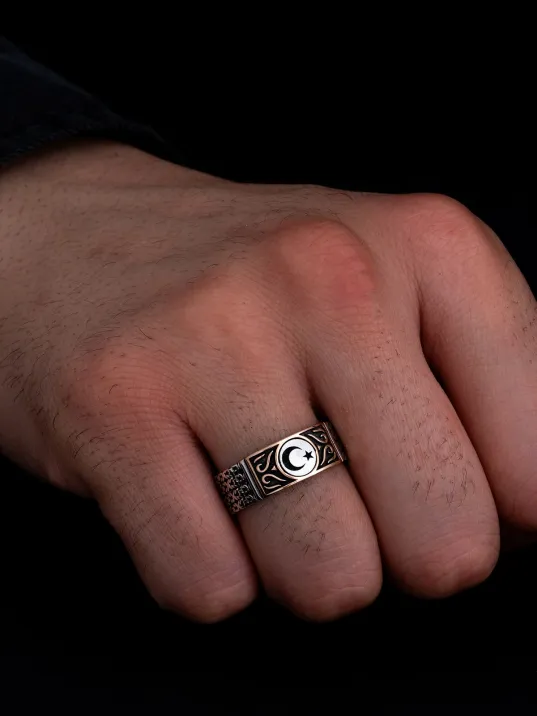 Erkek Gümüş Yüzük - Ayyıldız İşlemeli İnce Kibar Model Gümüş Yüzük
