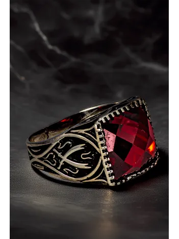 Erkek Yakut Taşlı Yanı Çift Zülfikar Kılıcı İşlemeli 925 Ayar Gümüş Yüzük