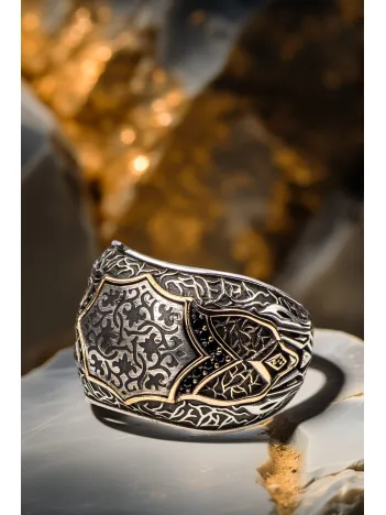 Erkek Kalkan Motifli Etnik Desen İşlemeli Siyah Zirkon Taşlı 925 Ayar Gümüş Yüzük