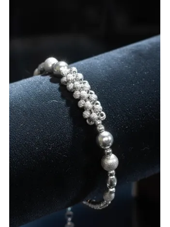 Kadın Gümüş Bileklik - Dorika Model Boncuk Detaylı Kadın Gümüş Bilezik