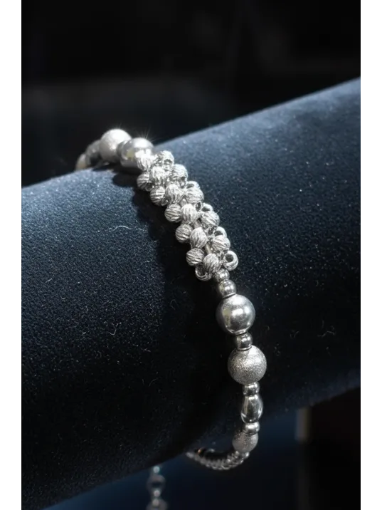 Kadın Gümüş Bileklik - Dorika Model Boncuk Detaylı Kadın Gümüş Bilezik Kadın Gümüş Bileklik - Dorika Model Boncuk Detaylı Kadın Gümüş Bilezik