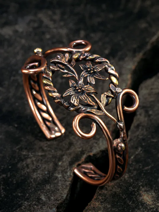 Nergiz Çiçeği Bakır Bileklik Pirinç Detaylı Erkek Kadın Kuvars Taşlı Metal Kutu