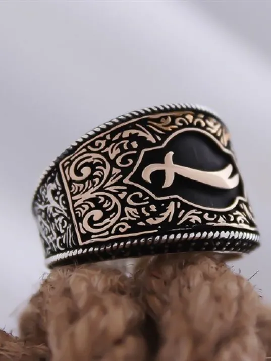 Zülfikar Kılıcı Motifli Yanı İşlemeli Özel Seri Erkek Gümüş Yüzük Zülfikar Kılıcı Motifli Yanı İşlemeli Özel Seri Erkek Gümüş Yüzük