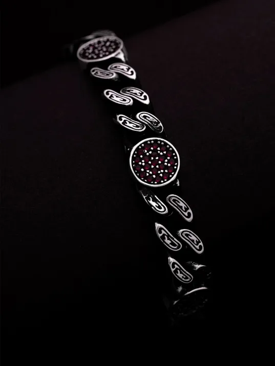 Erkek Gümüş Bileklik - Kırmızı Zirkon Taşlı Geometrik Şekilli Oksitli Gurmet Model 3 Gümüş Bileklik