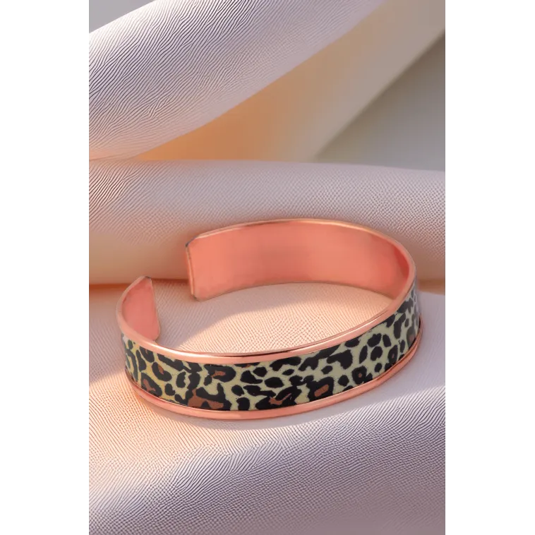 Kadın Bakır Bileklik Yüzük Set - Leopar Model Özel Baskı Metal Kutu Ve Kuvars Taşı Kadın Bakır Bileklik Yüzük Set - Leopar Model Özel Baskı Metal Kutu Ve Kuvars Taşı
