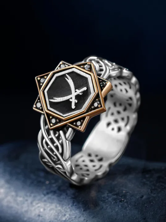 Erkek Gümüş Yüzük - Sarmal Model Zirkon Taşlı Çift Zülfikar Kılıcı İşlemeli Erkek Yüzük