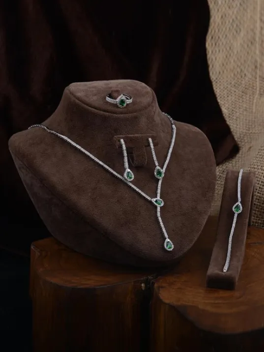 Çağıl Bayan Zümrüt Taşlı Gümüş Su Yolu Set - Kolye, Bileklik, Küpe, Yüzük