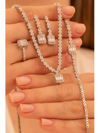 Kadın Gümüş Takı Seti - Diana Baget Taşlı Kare Kolye, Bileklik, Yüzük, Küpe Tam Set Işıklı Kutuda