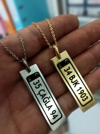 Siyah Renk Araba Plaka Model Bijuteri Kolye Zincirli Kolye
