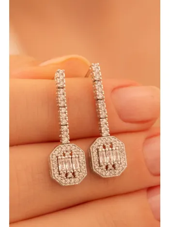 Kadın Gümüş Küpe - Ferahnaz Baget Taşlı Zirkon Süslemeli Kadın Küpe