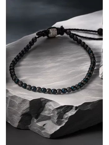 Mat Siyah Lacivert Doğal Taş Erkek Bileklik – İnce Boncuklu Ayarlanabilir Makrome Tasarım