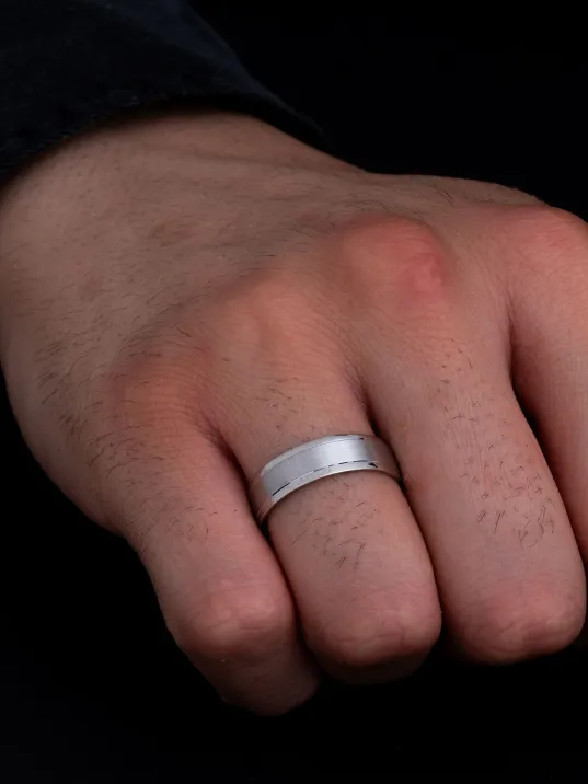 Erkek Gümüş Yüzük - 925 Ayar Şık Tasarım Gümüş Alyans Yüzük Erkek Gümüş Yüzük - 925 Ayar Şık Tasarım Gümüş Alyans Yüzük