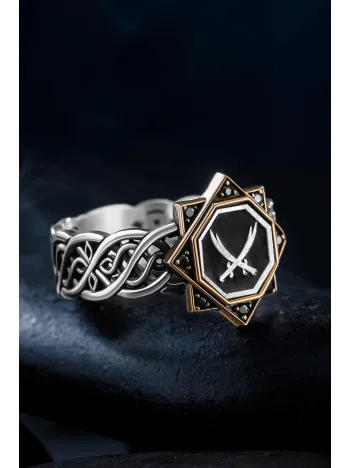 Erkek Gümüş Yüzük - Sarmal Model Zirkon Taşlı Çift Zülfikar Kılıcı İşlemeli Erkek Yüzük Erkek Gümüş Yüzük - Sarmal Model Zirkon Taşlı Çift Zülfikar Kılıcı İşlemeli Erkek Yüzük