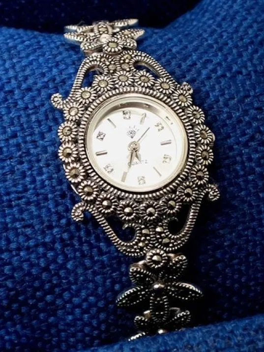 Julia Taş Detaylı Bayan Gümüş Saat