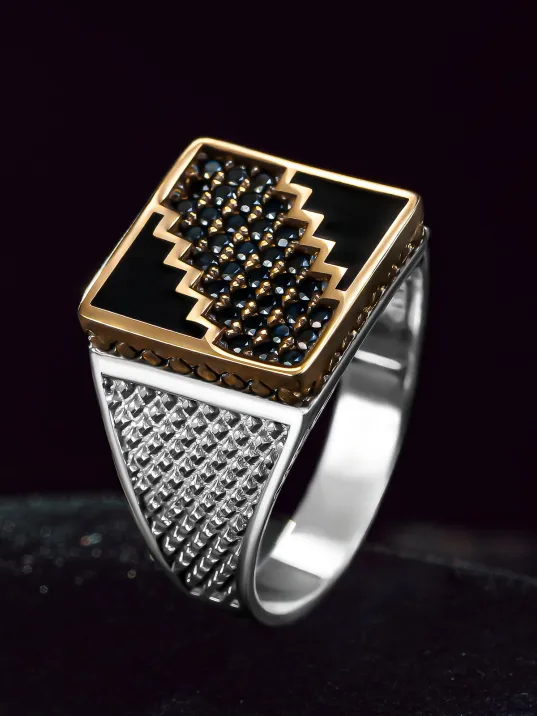 Erkek Gümüş Yüzük - Siyah Zirkon Taşlı Kare Model İşlemeli Erkek Yüzük