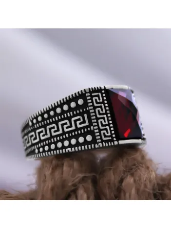 Kırmızı Yakut Taşlı Grek Desen İşlemeli Özel Seri Erkek Gümüş Yüzük