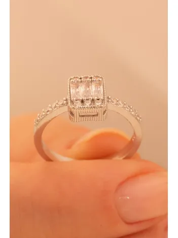 Kadın Gümüş Yüzük - Süreyya Baget Taşlı Kare Model Kadın Yüzük