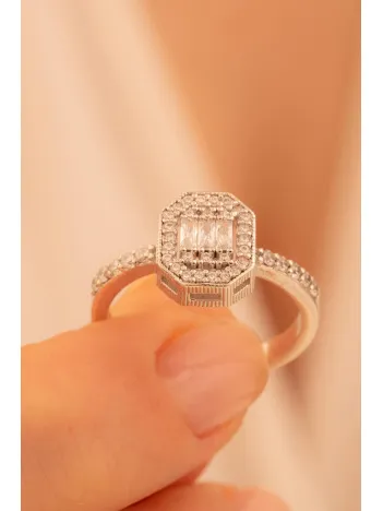 Kadın Gümüş Yüzük - Berlin Baget Taşlı Model Kadın Yüzük