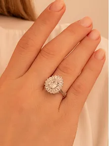 Kadın Gümüş Yüzük - Damla Model Zirkon Taşlı Baget Süslemeli Rodyumlu Kadın Yüzük
