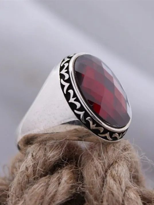 Kırmızı Yakut Taşlı Kenarı İşlemeli Özel Seri Erkek Gümüş Yüzük