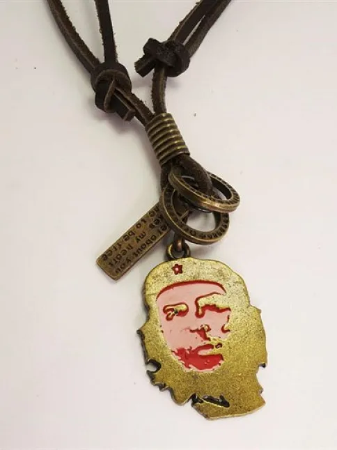 Che Deri Erkek Kolye