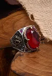 Garnet Taşlı Yanı İşlemeli Erkek Gümüş Yüzük Garnet Taşlı Yanı İşlemeli Erkek Gümüş Yüzük