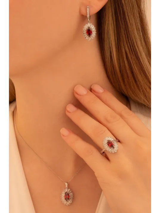 Kadın Gümüş Set - Mekik Model Yakut Taşlı Baget Süslemeli Rodyumlu Kadın Set Kadın Gümüş Set - Mekik Model Yakut Taşlı Baget Süslemeli Rodyumlu Kadın Set