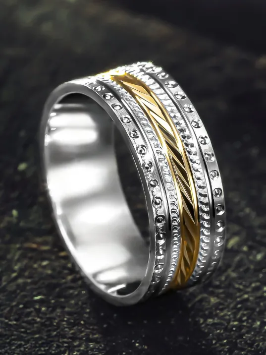 Kadın Gümüş Alyans – Altın Detaylı Şerit Desenli Özel Tasarım Şık ve Dayanıklı Kadın Yüzük Kadın Gümüş Alyans – Altın Detaylı Şerit Desenli Özel Tasarım Şık ve Dayanıklı Kadın Yüzük