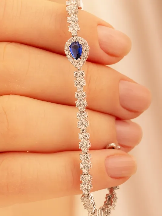 Kadın Gümüş Bileklik - Safir Taşlı Damla Model Zirkon Süslemeli Kadın Bileklik Kadın Gümüş Bileklik - Safir Taşlı Damla Model Zirkon Süslemeli Kadın Bileklik