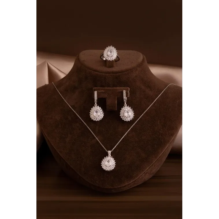 Kadın Gümüş Set - Damla Model Zirkon Taşlı Baget Süslemeli Rodyumlu Kadın Set Kadın Gümüş Set - Damla Model Zirkon Taşlı Baget Süslemeli Rodyumlu Kadın Set