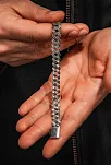 925 Ayar Gümüş Kılıç İşlemeli Erkek Bileklik Özel Geçirmeli Klips Tasarım Şerit Model 925 Ayar Gümüş Kılıç İşlemeli Erkek Bileklik Özel Geçirmeli Klips Tasarım Şerit Model