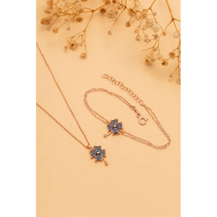 Kadın Gümüş Set - Rose Mistik Topaz Yonca Model Kolye Bileklik Gümüş Set Kadın Gümüş Set - Rose Mistik Topaz Yonca Model Kolye Bileklik Gümüş Set