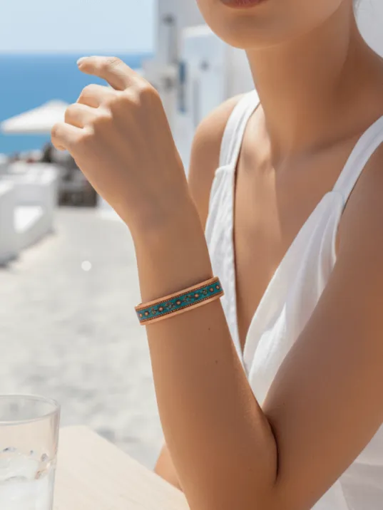 Kadın Bakır Bileklik - Marta Model Özel Baskı Metal Kutu Ve Kuvars Taşı Kadın Bakır Bileklik - Marta Model Özel Baskı Metal Kutu Ve Kuvars Taşı