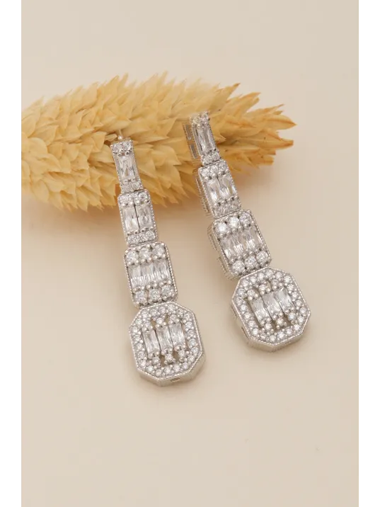 Kadın Gümüş Küpe - Perihan Baget Taşlı Zirkon Süslemeli Kadın Küpe