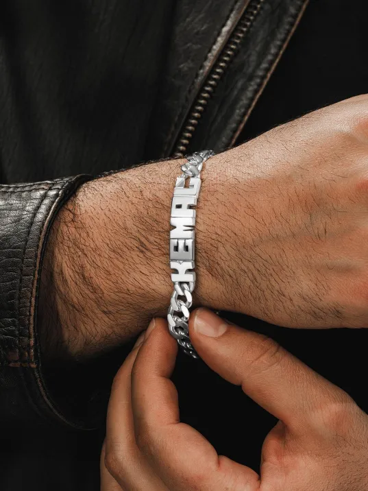 Erkek Gümüş Bileklik - Kesme Harf El İşçiliği İsim Yazılı 925 Ayar Gümüş Erkek Bileklik Erkek Gümüş Bileklik - Kesme Harf El İşçiliği İsim Yazılı 925 Ayar Gümüş Erkek Bileklik