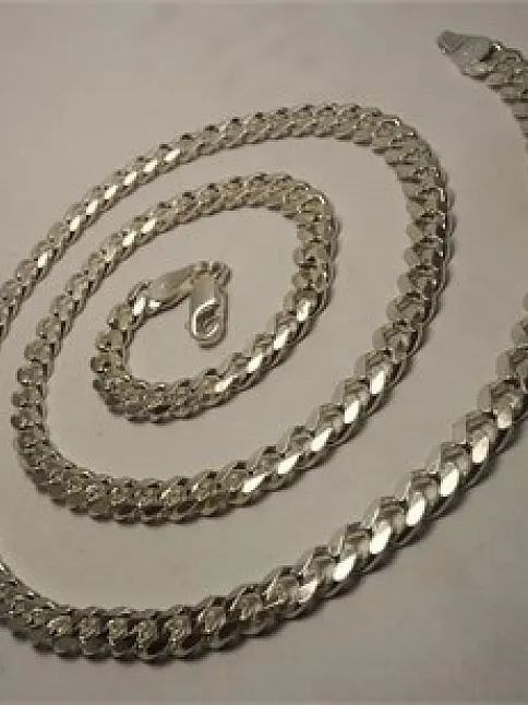 Gurmet Erkek Gümüş Kolye Zincir 5,5mm Orta Kalınlıkta Gurmet Erkek Gümüş Kolye Zincir 5,5mm Orta Kalınlıkta