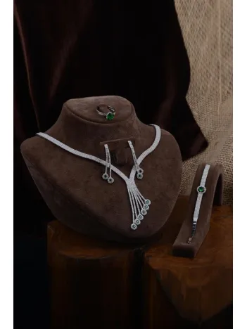 Celena Bayan Zümrüt Taşlı Gümüş Su Yolu Set - Kolye, Bileklik, Küpe, Yüzük