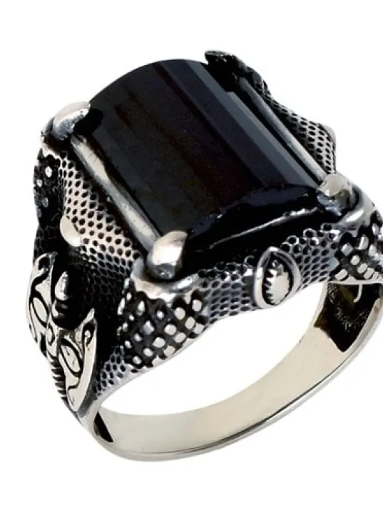 Oniks Taşlı Balta Detaylı Erkek Gümüş Yüzük Oniks Taşlı Balta Detaylı Erkek Gümüş Yüzük