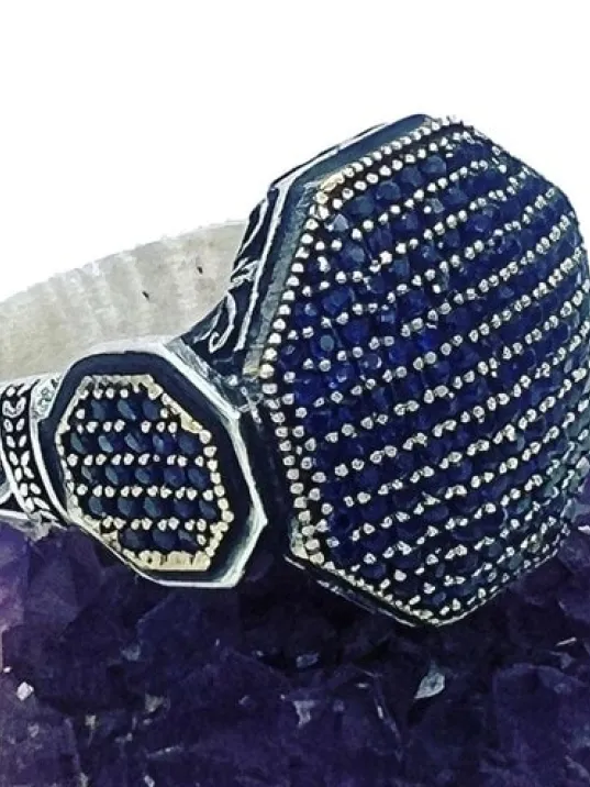 Erkek Gümüş Yüzük - Akron Lacivert Zirkon Yanı Taşlı Özel Seri Erkek Gümüş Yüzük Erkek Gümüş Yüzük - Akron Lacivert Zirkon Yanı Taşlı Özel Seri Erkek Gümüş Yüzük