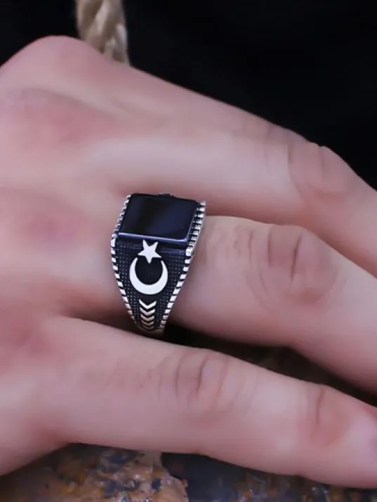 Siyah Oniks Kare Taşlı Ay Yıldız İşlemeli Özel Seri Erkek Gümüş Yüzük