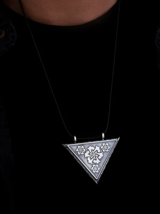 Büyük Boy Gümüş Muska Haznesi Menekşe Model Büyük Boy Gümüş Muska Haznesi Menekşe Model