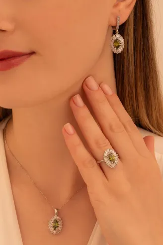 Kadın Gümüş Set - Mekik Model Zultanit Taşlı Baget Süslemeli Rodyumlu Kadın Set