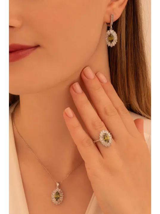 Kadın Gümüş Set - Mekik Model Zultanit Taşlı Baget Süslemeli Rodyumlu Kadın Set Kadın Gümüş Set - Mekik Model Zultanit Taşlı Baget Süslemeli Rodyumlu Kadın Set