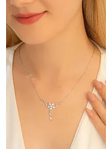 Kadın Gümüş Kolye - Zirkon Taşlı Çiçek Motifli Gümüş Kolye