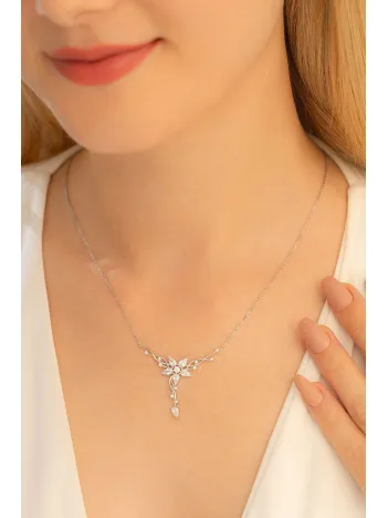 Kadın Gümüş Kolye - Zirkon Taşlı Çiçek Motifli Gümüş Kolye