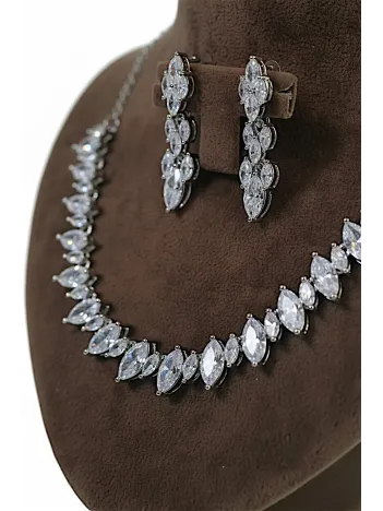 Kadın Bijuteri Kolye Küpe Set - Sara Model Baget ve Zirkon Taşlı Zarif Su Yolu Set