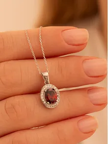 Kadın Gümüş Kolye - Elips Model Yakut Taşlı Zirkon Süslemeli Rodyumlu Kadın Kolye