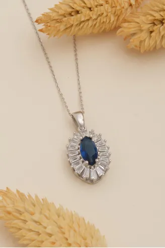 Kadın Gümüş Kolye - Damla Model Safir Taşlı Baget Süslemeli Rodyumlu Kadın Kolye