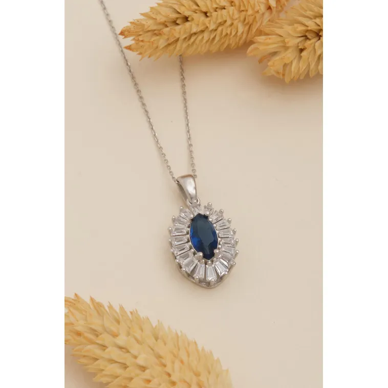 Kadın Gümüş Kolye - Damla Model Safir Taşlı Baget Süslemeli Rodyumlu Kadın Kolye Kadın Gümüş Kolye - Damla Model Safir Taşlı Baget Süslemeli Rodyumlu Kadın Kolye